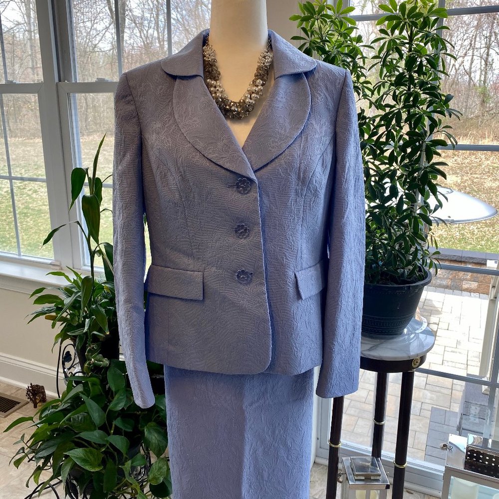 Kasper 2-Piece Blue Skirt Suit